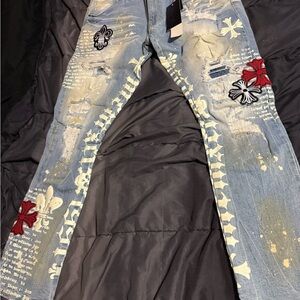 Slim Straight Men’s Light Wash Embroidered Jeans